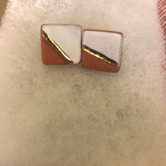 Sedona stud earrings/white terracotta studs - Picture 3 of 4